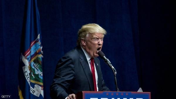 ترامب: كلينتون تحظى بالدعم لأنها امرأة