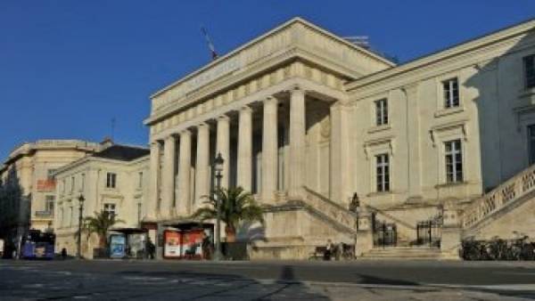 القضاء الفرنسي يصدر مذكرة توقيف دولية بحق كاهن لبناني بتهمة اغتصاب أطفال