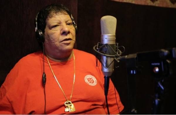 شعبولا يعترف بإدمانه وأولاده الحشيش.. ثم يطالب