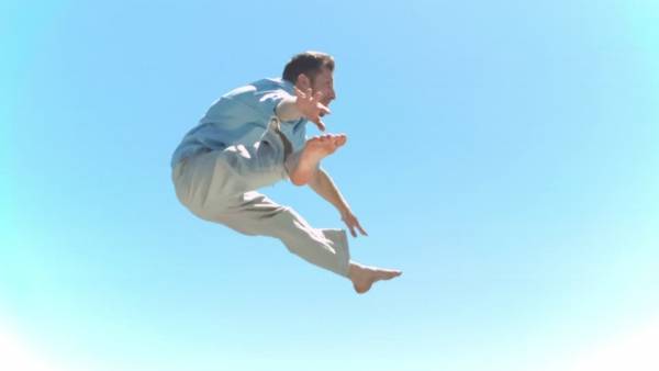 أمر خطير سيحدث لو قفز جميع سكان الأرض في وقت واحد!