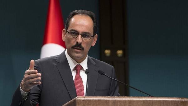 الرئاسة التركية: داود أوغلو سيقوم بزيارة وداعية لأردوغان