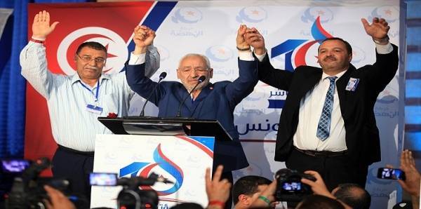 لماذا بكى الغنوشي بعد إعادة انتخابه رئيسًا لحركة النهضة؟