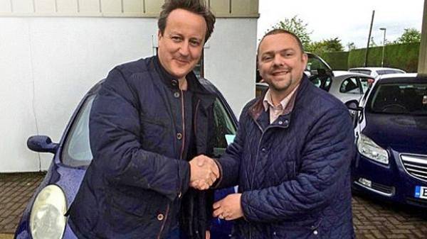 رئيس وزراء بريطانيا يشتري لزوجته سيارة مستعملة بألفي دولار