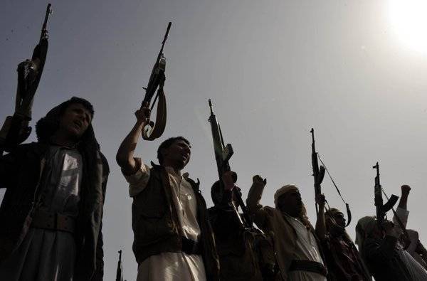 الحوثيون يهددون بتشكيل حكومة حال تعثر مشاورات الكويت