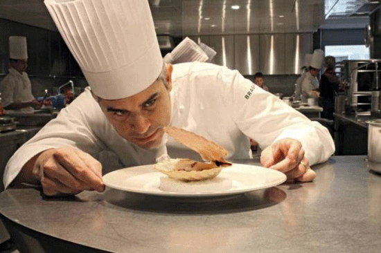 انتحار أفضل طاه في العالم والسبب!!