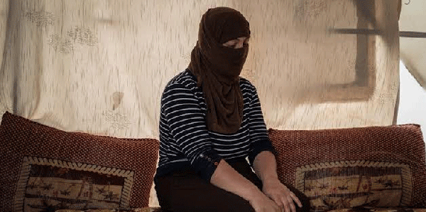 داعش الارهابي يستعين بـ فيس بوك لشراء و بيع الاسيرات!