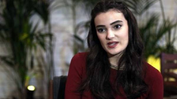 السجن لملكة جمال تركيا السابقة بتهمة إهانة الرئيس إردوغان