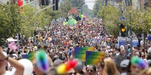 200 ألف شخص يشاركون في مسيرة للمثليين في تل أبيب
