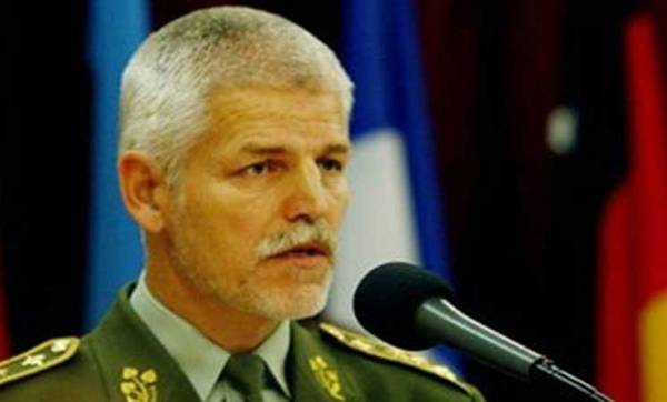 القائد العسكري للأطلسي يستنكر قول ترامب إن الحلف عفا عليه الزمن