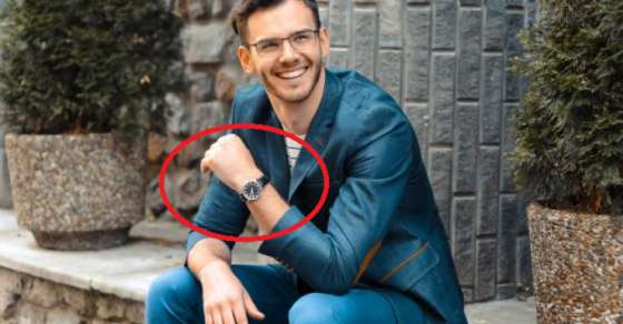 السر وراء ارتداء الرجال الساعة في اليد اليسرى