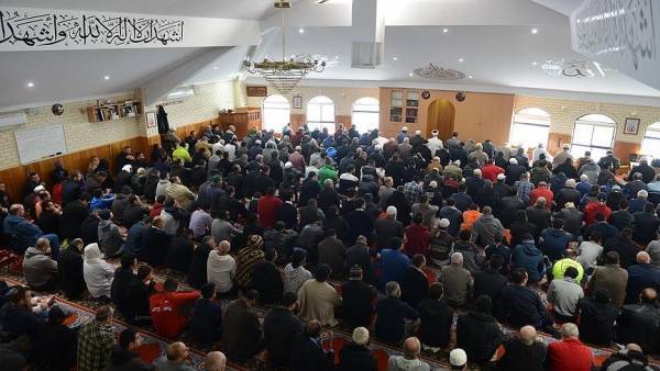 200 مسجد بأستراليا تقام فيها أول صلاة جمعة في رمضان