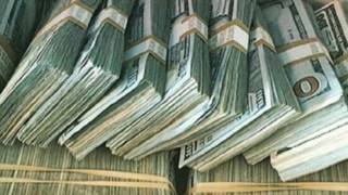 القبض على وزير أرجنتيني سابق أثناء إخفائه ملايين الدولارات في دير