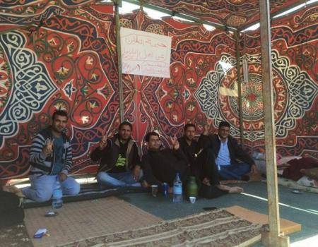 توقيف 6 من معتصمي ذيبان بعد رفضهم ازالة الخيمة.. وتعزيزات لقوات الدرك