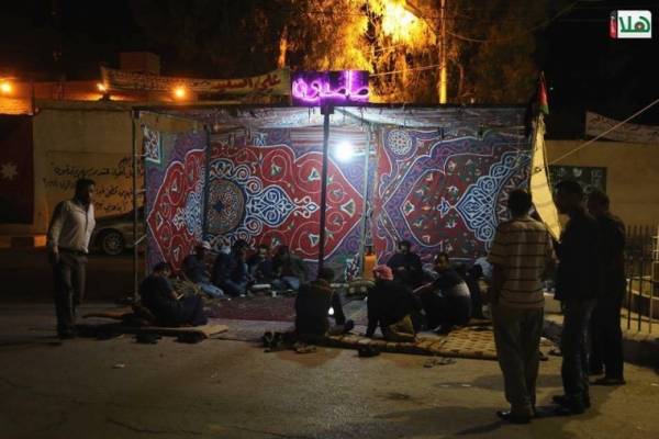“العمل”: معتصمو خيمة ذيبان رفضوا وظائف في القطاع الخاص