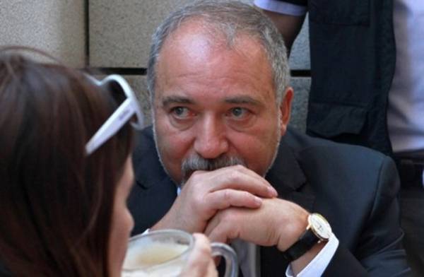 ليبرمان : سأعارض الاتفاق التركي الاسرائيلي في الاجتماع الامني وأرودغان أزعر حارات ومعادي للسامية