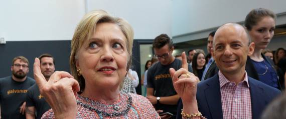 هيلاري كلينتون أمام FBI بسبب بريدها الإلكتروني