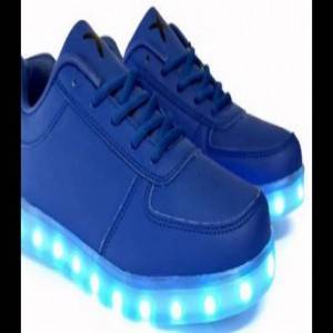 ما حقيقة تأثير الأحذية المضيئة على صحة مستخدميها؟