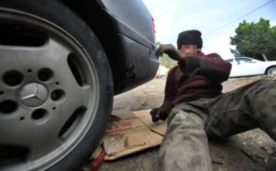 ضبط مصنع يشغّل الأطفال ليلا في اليادودة