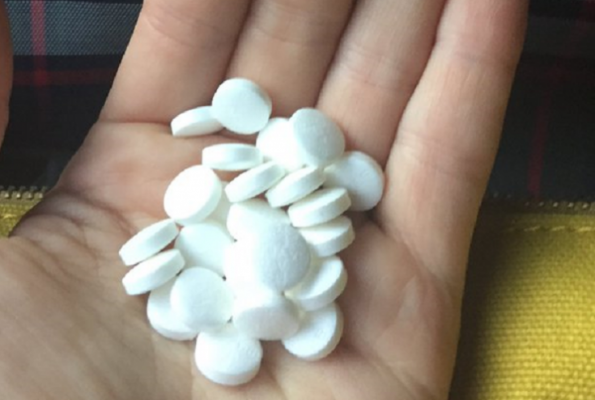 ارمي الأسبرين في غسالة الملابس... سر لن تصدقه!!