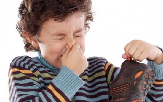 لماذا تظهر الروائح الكريهة من قدميك بالتحديد؟