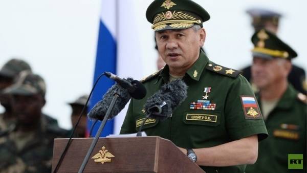 وزير الدفاع الروسي رسام أيضا!