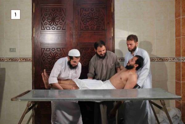 فيديو لماذا يوضع القطن للميت؟ معلومة تقشعر لها الأبدان!