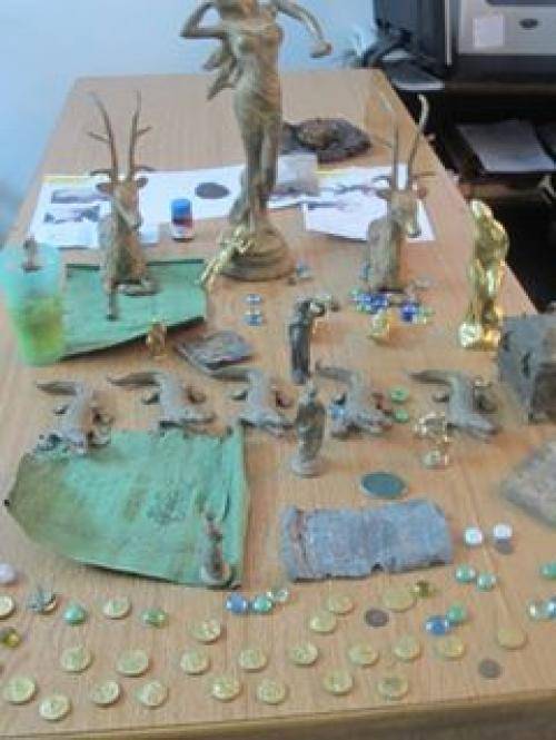 ادعى قدرته على استخراج الذهب واحتال على سيدة بـ (130) ألف دينار  صور