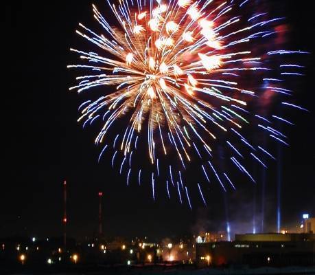 المواطنون يتحلون بالمسؤولية ويعلنون فرح التوجيهي في منازلهم