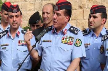 توقيف طالب التوجيهي الذي يطلق الرصاص في موكبه