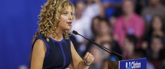 وثائق ويكيليكس تهز الحزب الديمقراطي الأميركي.. استقالة رئيسته بعد اتهامها بالتحيز