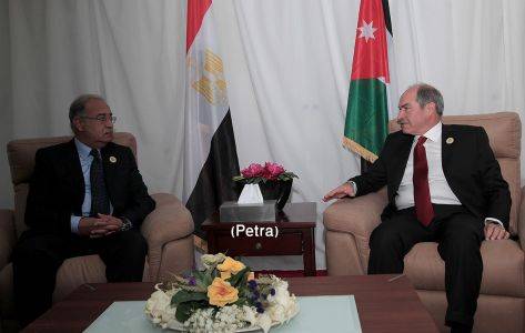 رئيس الوزراء يلتقي نظيريه المصري واللبناني