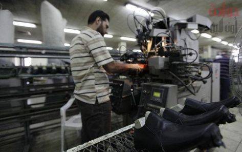 مصنعون للأحذية يخفضون اسعار منتجاتهم