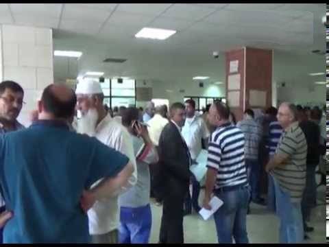 تخبط وفوضى في الاراضي بسبب قرار الوزير.. وفراشون يشاركون في اتمام معاملات الاعفاء