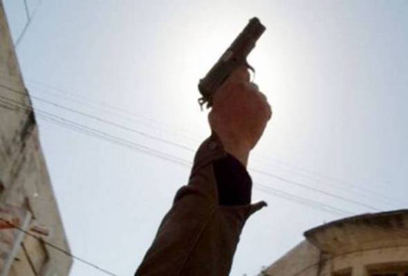 مقتل شخص واصابة آخر بمشاجرة مسلحة في زيزيا