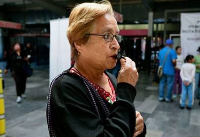 صفارة لإنقاذ النساء من التحرش في المكسيك