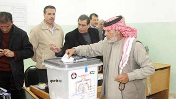 19عضوا و3رؤساء انتقالوا من البلديات