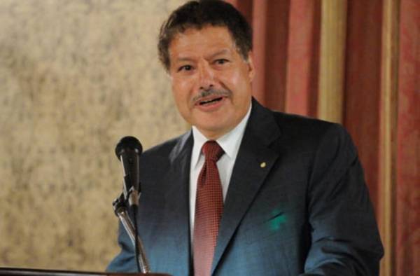 غموض حول أسباب وفاة أحمد زويل