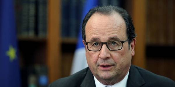 لن نقدم لهم الأموال.. الرئيس الفرنسي يرفض تمويل المساجد والأئمة المسلمين