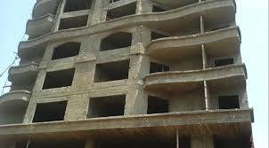 قفزوا من الطابق الرابع هربا من الامن.. اصابة خمسة عمال وافدين بالسلط