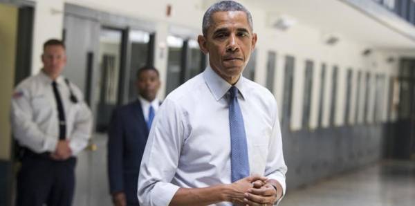 إسرائيل لـ أوباما: اتفاقك مع إيران كالاتفاق مع هتلر