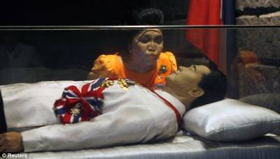 الفلبين: دفن رفات ماركوس في “مقبرة الأبطال”