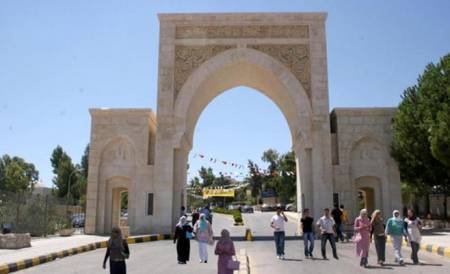 52 أكاديميا خارج البلقاء التطبيقية ... بتهمة ....