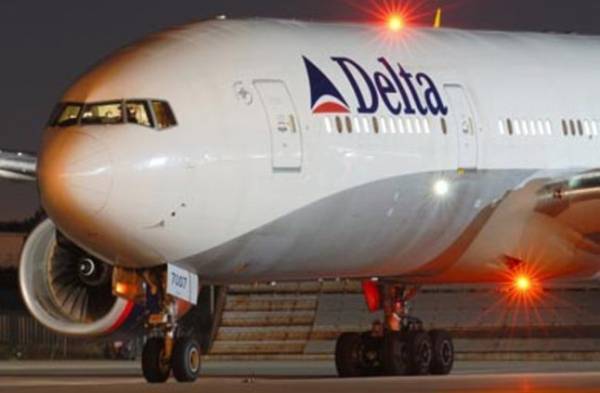دلتا الاميركية تستأنف رحلاتها بعد عطل شل حركة اسطولها