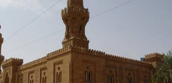 خطيب مسجد يقول فرعون وإبليس رضي الله عنهما.. وعربيات: كارثة!