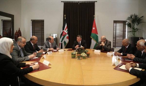 الملك يستقبل رئيس واعضاء لجنة منظومة النزاهة