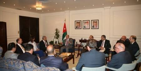 مصر تمنح الأردن خصما 50  من رسوم عبور السويس