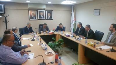 وزير العمل يبجث مع نقيب الاطباء  علي العبوس ملف البطالة بين الاطباء