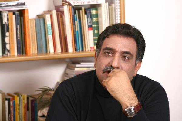 كتاب قد يؤرق نيتشة.. عزمي بشارة يبلغ رسالة سارتر حول ثنائية الحرية والمسؤولية