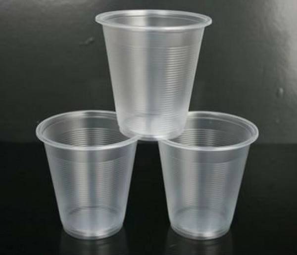 بعد هذا الخبر لن تستخدم زجاجات البلاستيك لتعبئة الماء!!