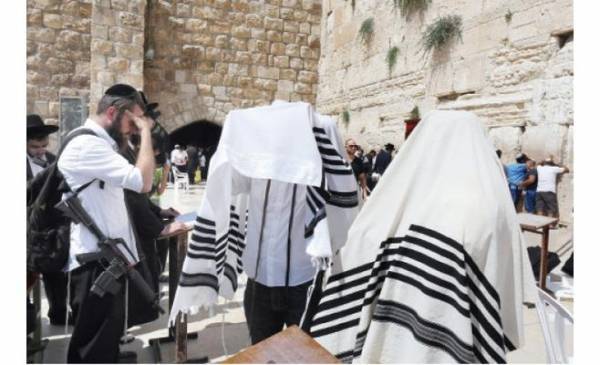 المستوطنون يطالبون بهدم الأقصى في مسيرات جماعية